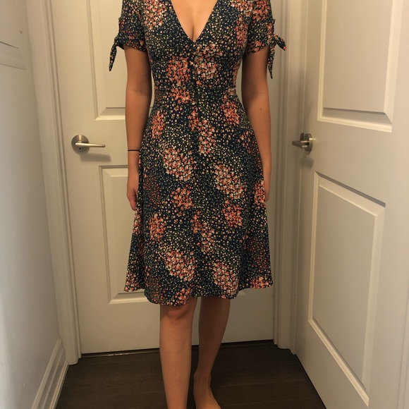 Lulus dress , never worn, size small - Picture 2 of 2